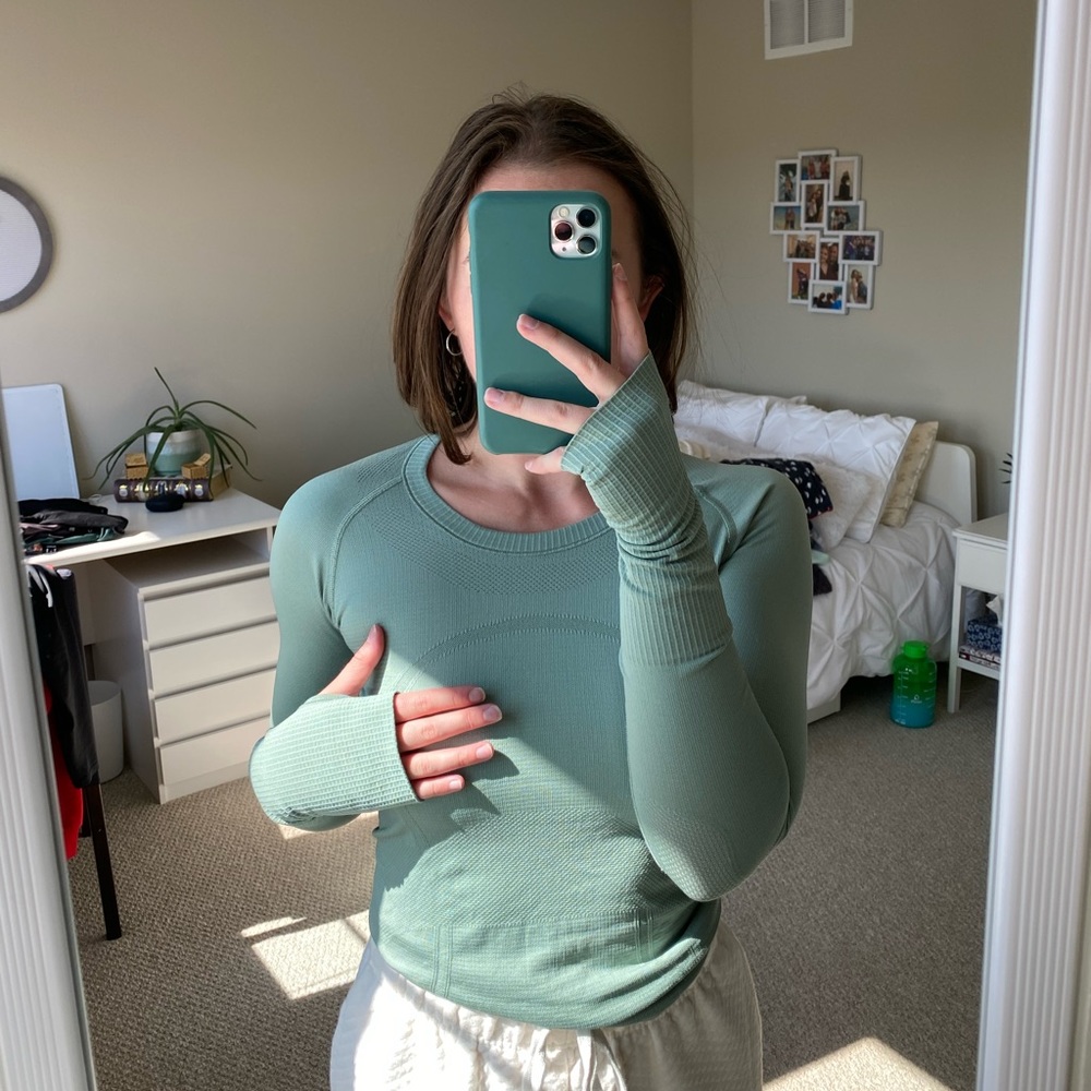 Lululemon workout long sleeve top